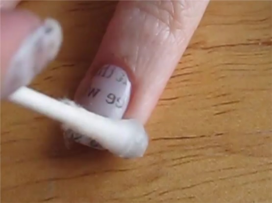 Инструкции по созданию привлекательных "газетных" ногтей
