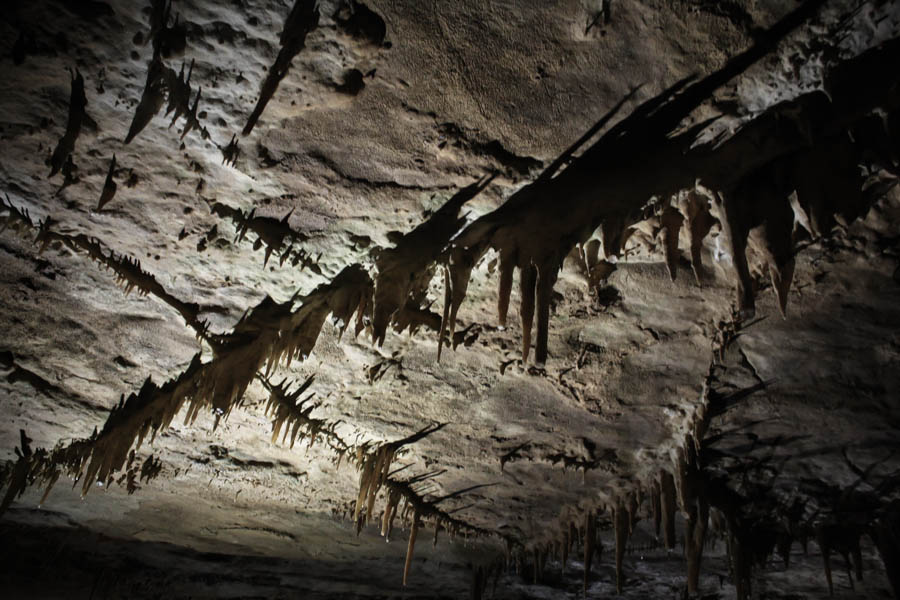Пещера Прометея: световое и звуковое шоу на глубине 80 метров
