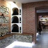 Wine Brand shop (Винодельня Хареба)